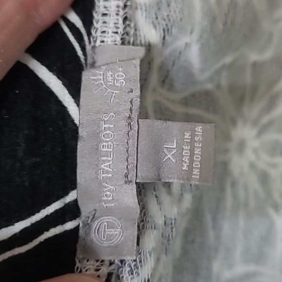 T by Talbots Black Top with White Floral Designs size XL - Picture 3 of 6